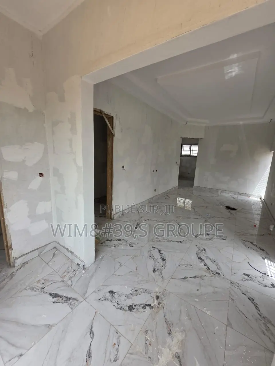 4chbre Duplex dans Wims Groupe, Bingerville à Vendre