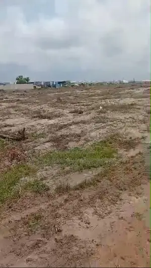 Site 20 Hectares Avec Acd en Vente Sur l'Autoroute Abidjan Grandbassam