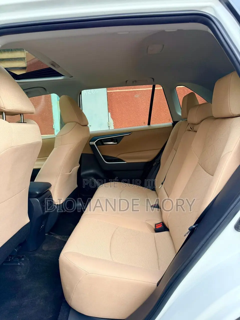 Toyota RAV4 XLE 2025 Blanc