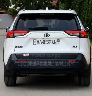 Toyota RAV4 XLE 2025 Blanc