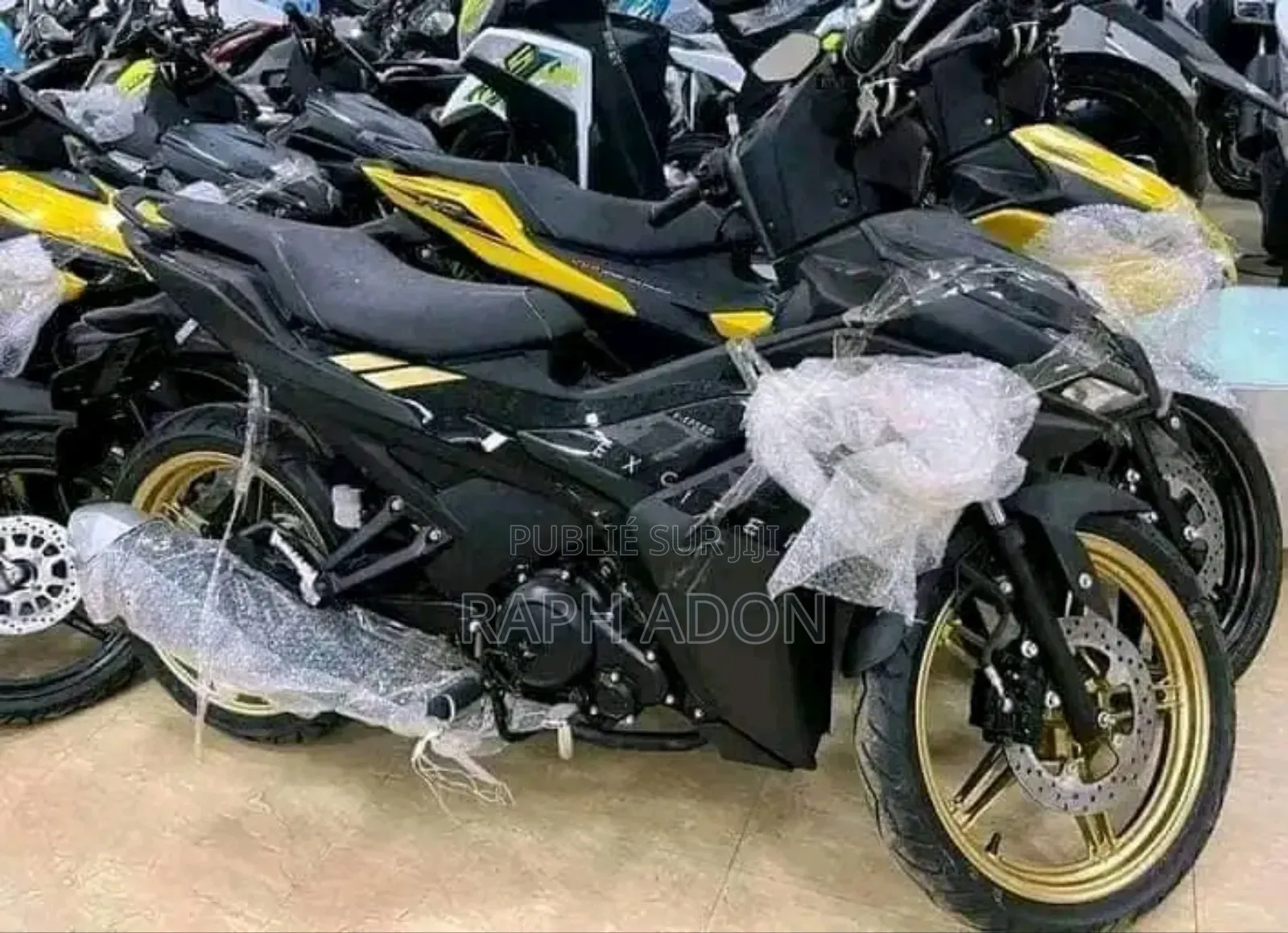 TVS Apache RTR 160 2v Refresh X-connect 2026 Doré