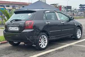 Toyota Corolla 1.4 D-4D 2005 Gris