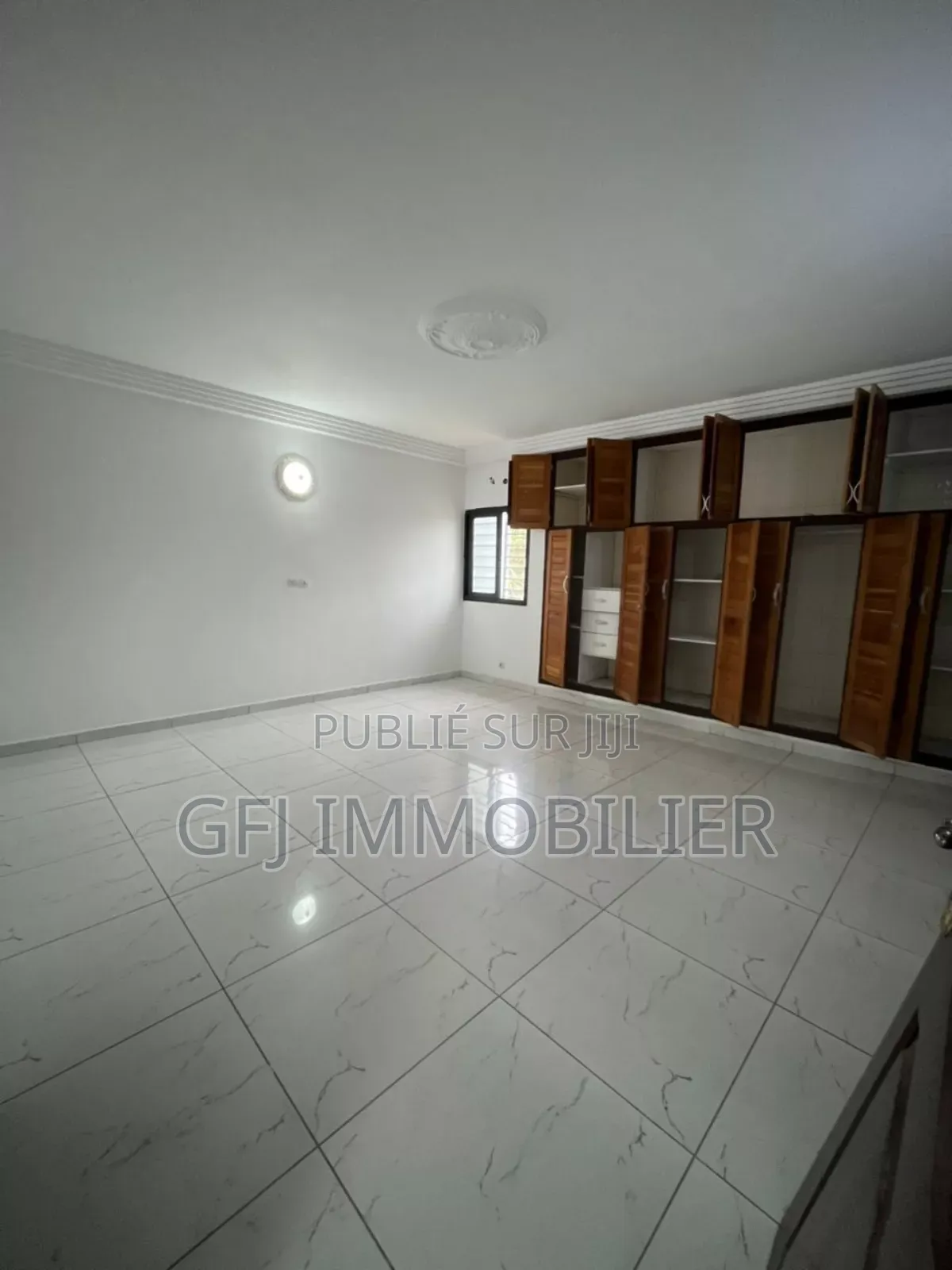 2chbre Appartement dans Francis Gweh, Cocody à Vendre