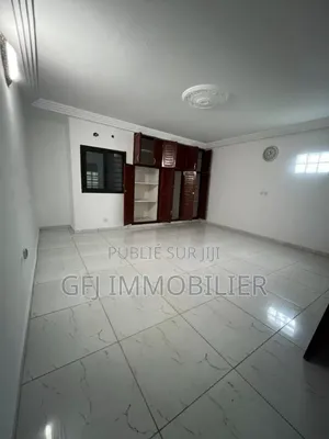2chbre Appartement dans Francis Gweh, Cocody à Vendre