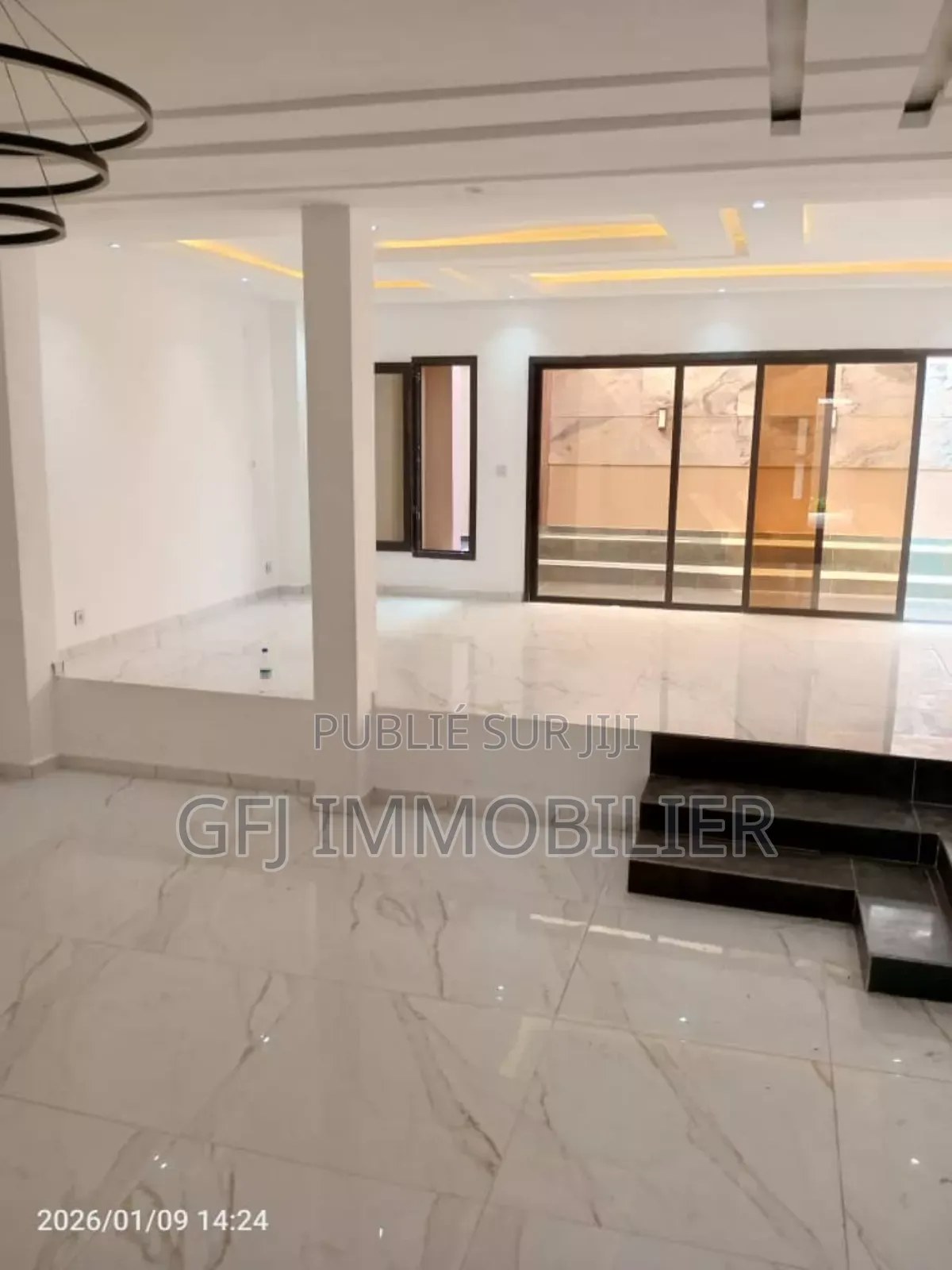 6chbre Appartement dans Francis Gweh, Cocody à Vendre