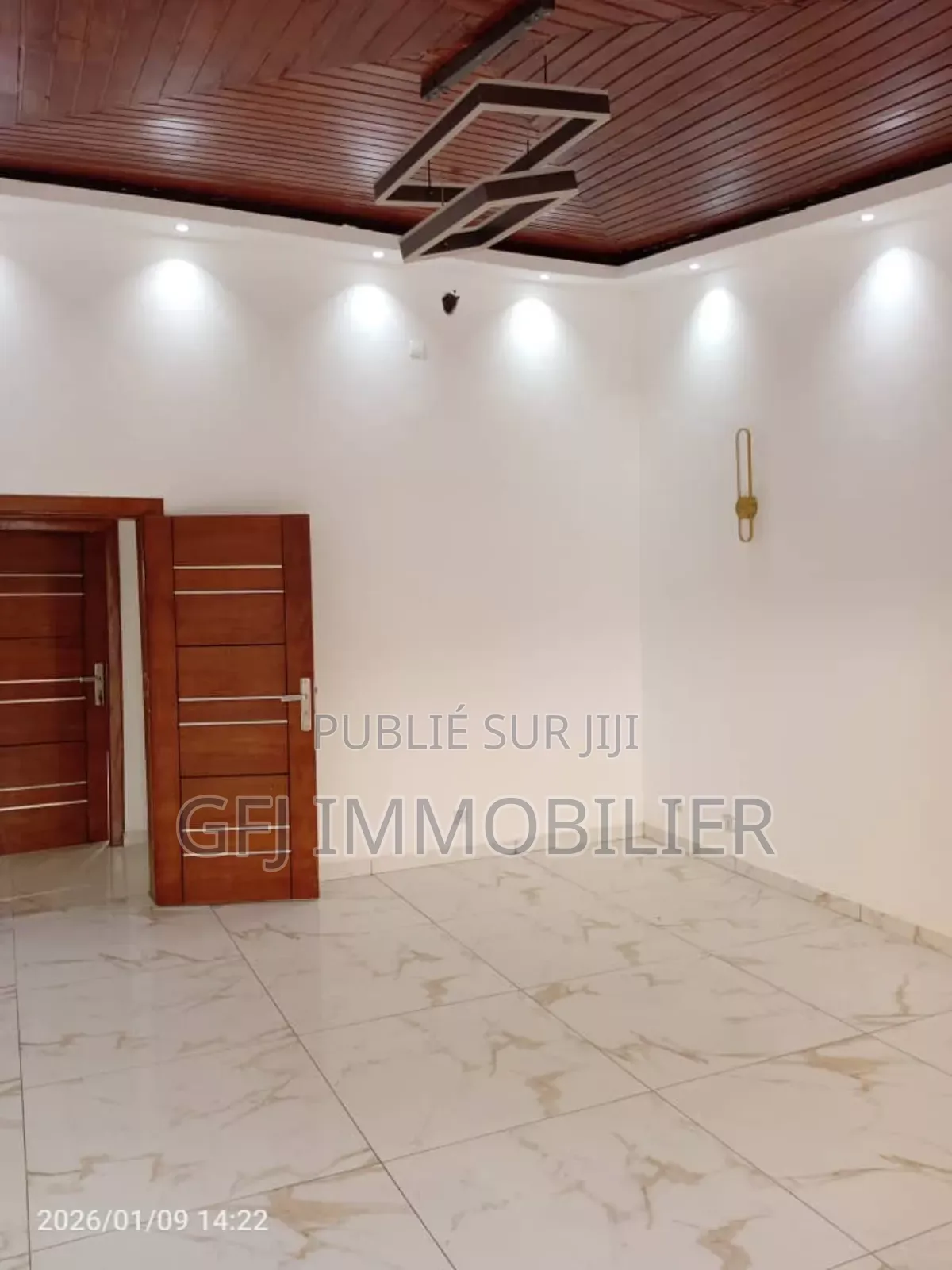 6chbre Appartement dans Francis Gweh, Cocody à Vendre