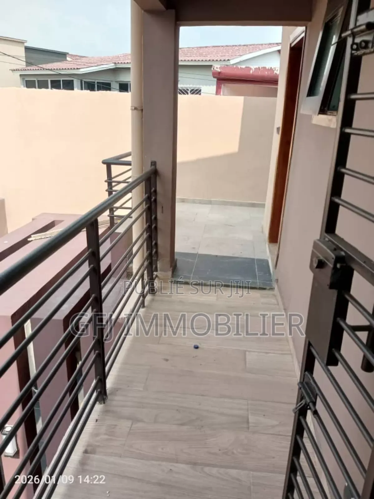 6chbre Appartement dans Francis Gweh, Cocody à Vendre