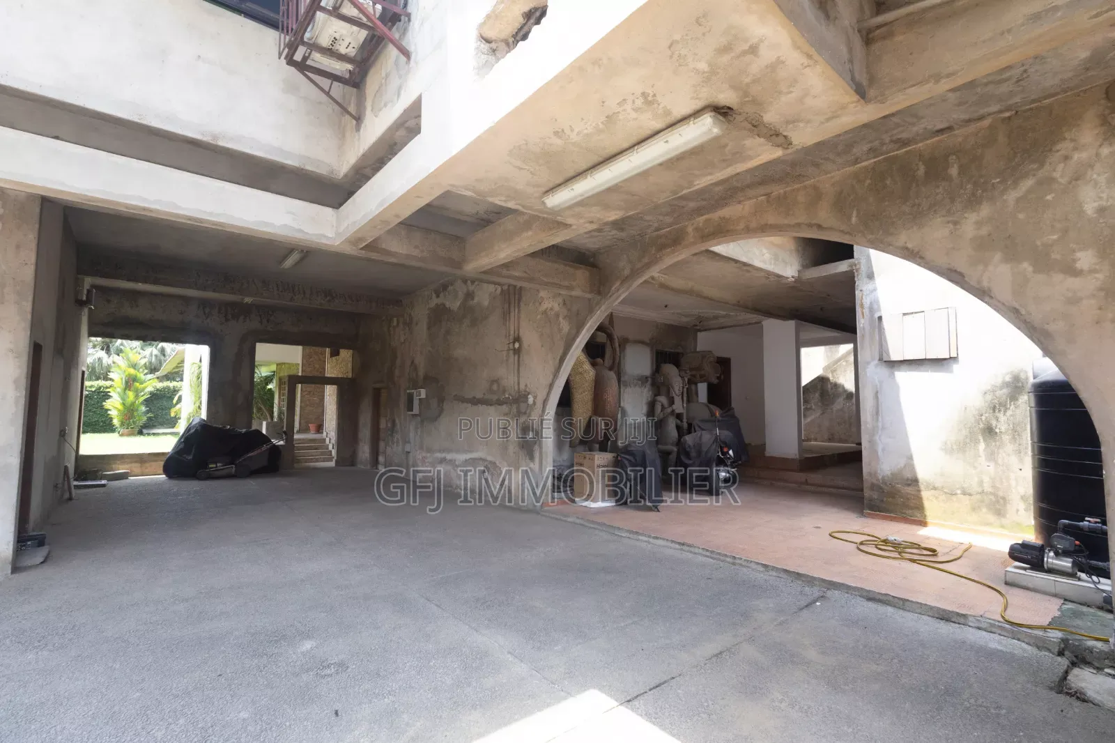 10chbre Duplex dans Francis Gweh, Cocody à Vendre