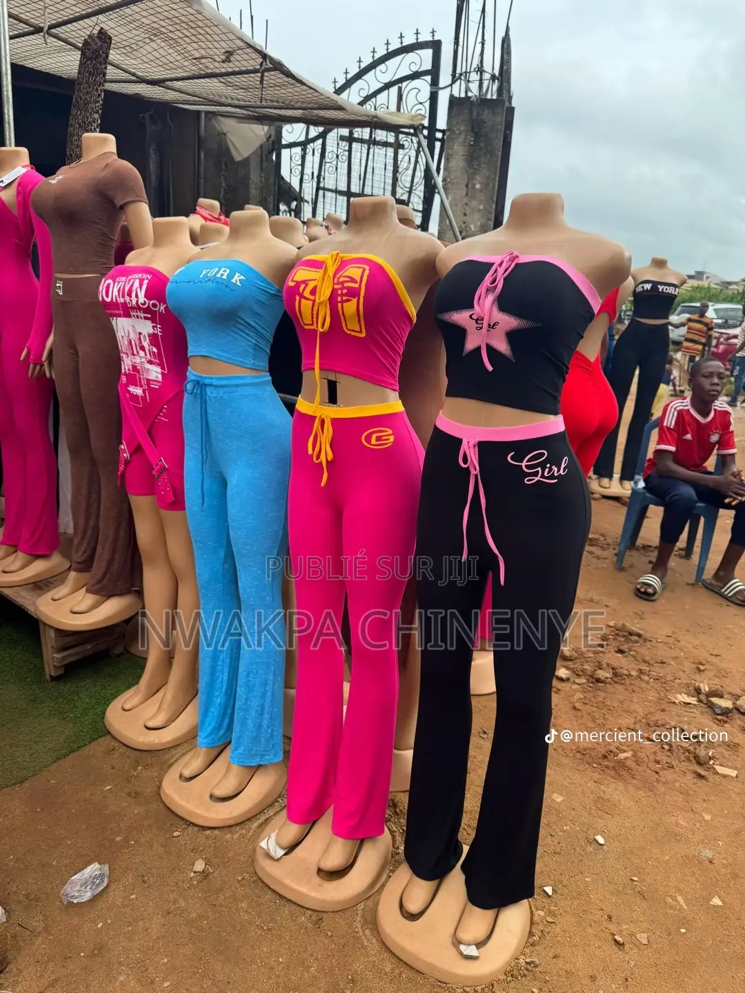 Vêtements Et Pantoufles Pour Femmes