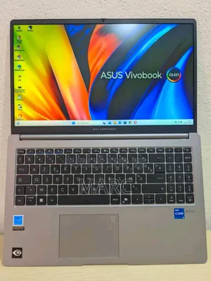 Nouveau HP 200 G4 12GB Intel Core i5 SSHD+SSD 500GB