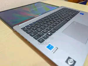 Nouveau HP 200 G4 12GB Intel Core i5 SSHD+SSD 500GB