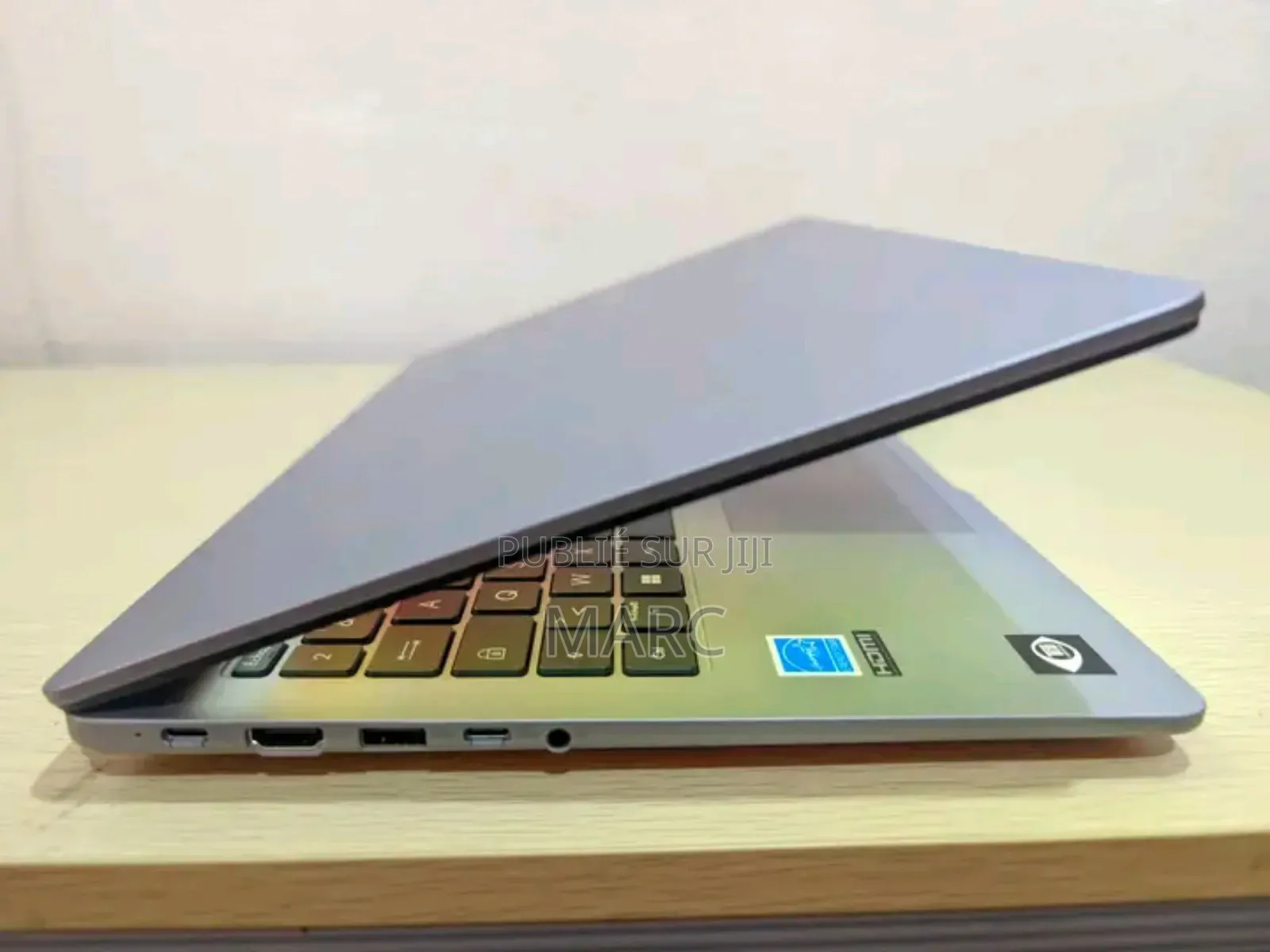 Nouveau HP 200 G4 12GB Intel Core i5 SSHD+SSD 500GB