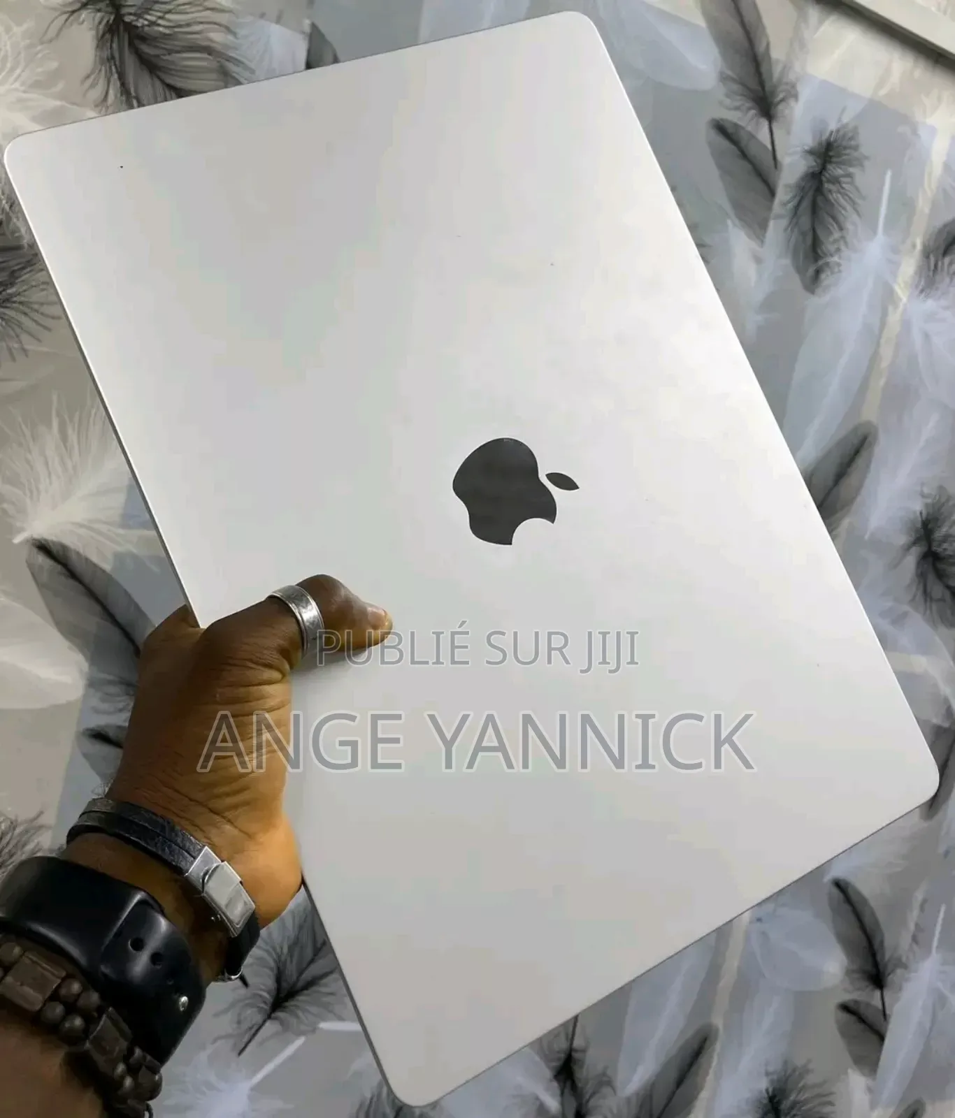 Nouveau Apple MacBook Air 2024 M3 13-inch 8GB Intel Core M3 SSD 512GB