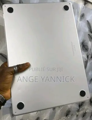 Nouveau Apple MacBook Air 2024 M3 13-inch 8GB Intel Core M3 SSD 512GB