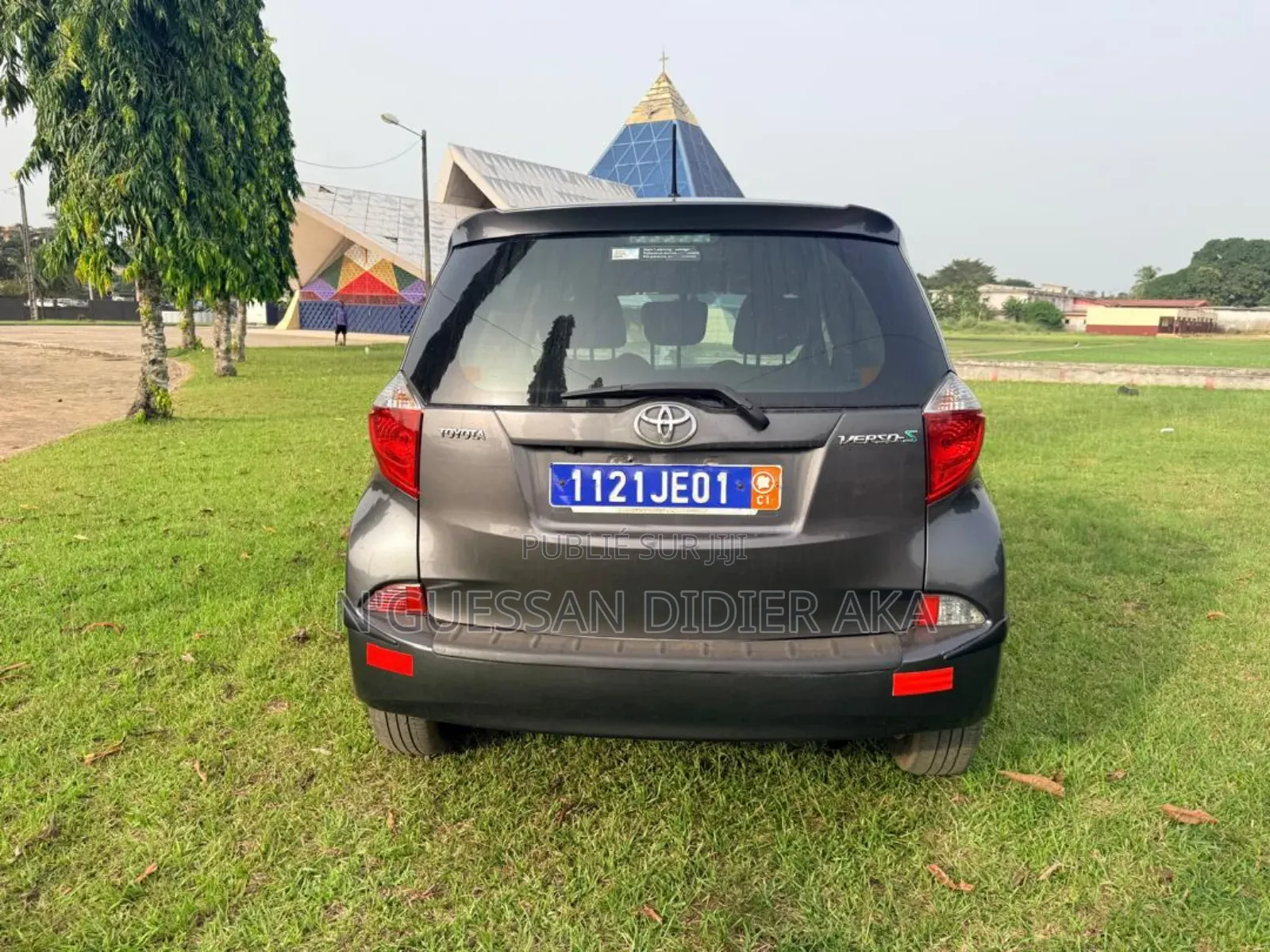 Toyota Corolla L 4dr Sedan (1.8L 4cyl 5M) 2012 Autre