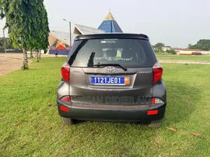 Toyota Corolla L 4dr Sedan (1.8L 4cyl 5M) 2012 Autre