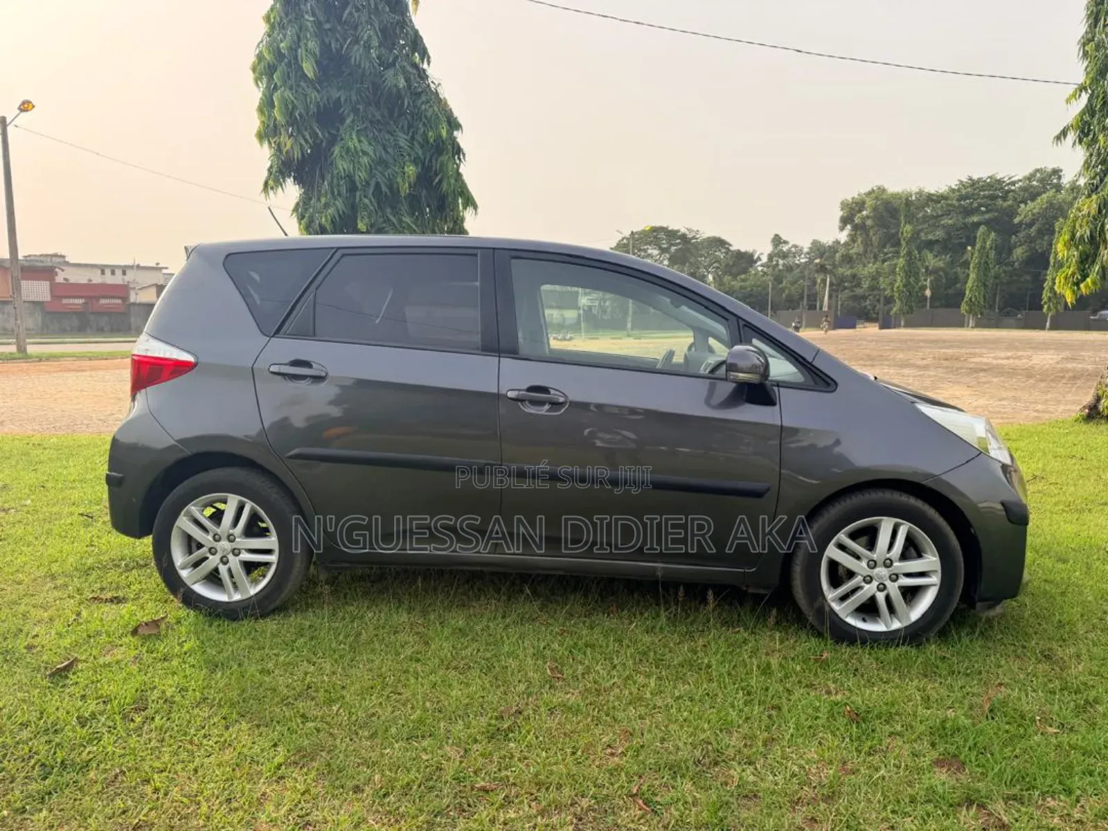 Toyota Corolla L 4dr Sedan (1.8L 4cyl 5M) 2012 Autre