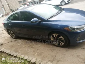 Hyundai Elantra Limited 2018 Bleu