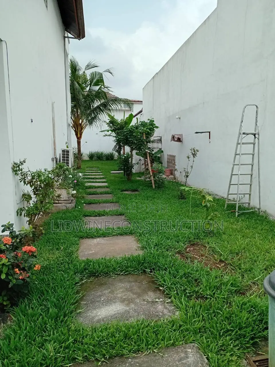 5chbre Villa dans Cocody à Louer