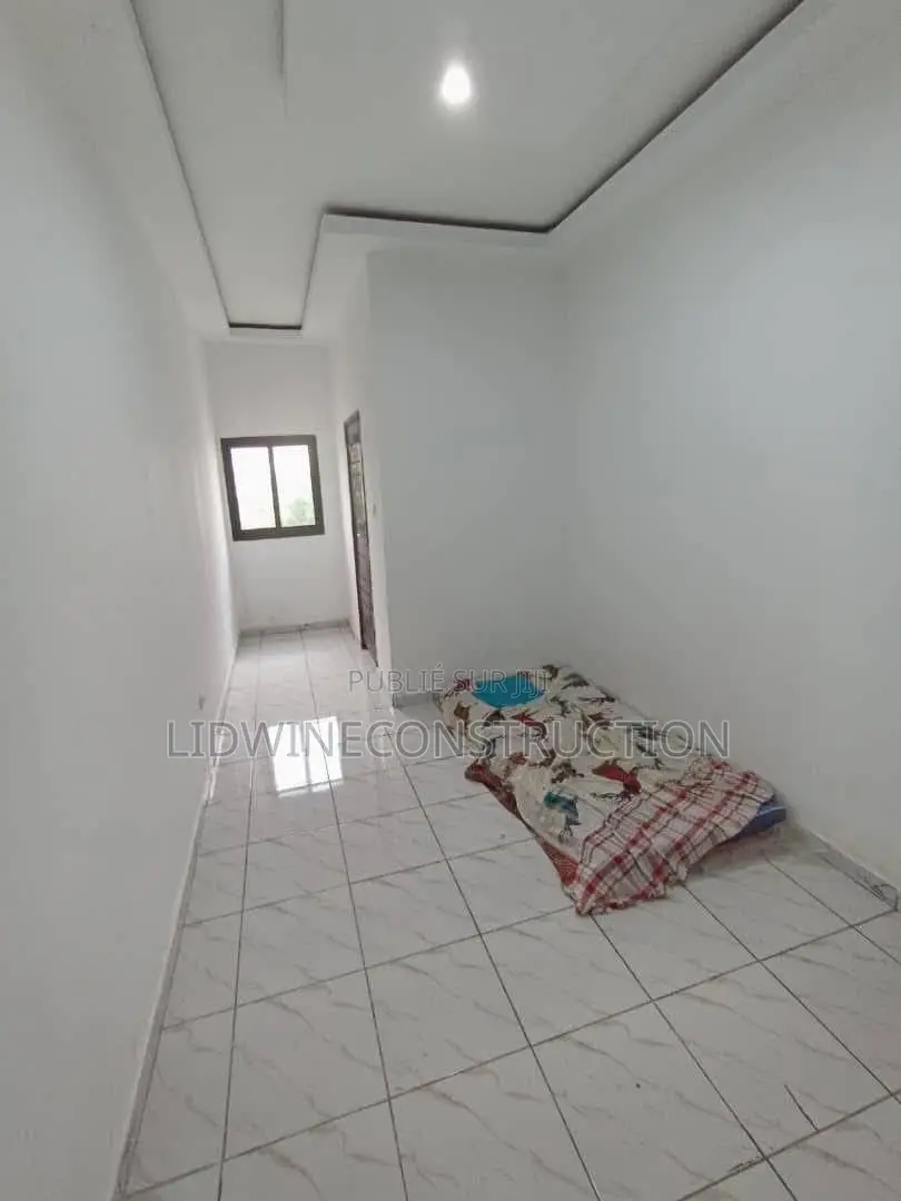4chbre Duplex dans Cocody à Vendre