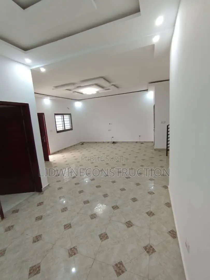 4chbre Duplex dans Cocody à Vendre