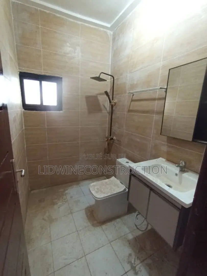 4chbre Duplex dans Cocody à Vendre