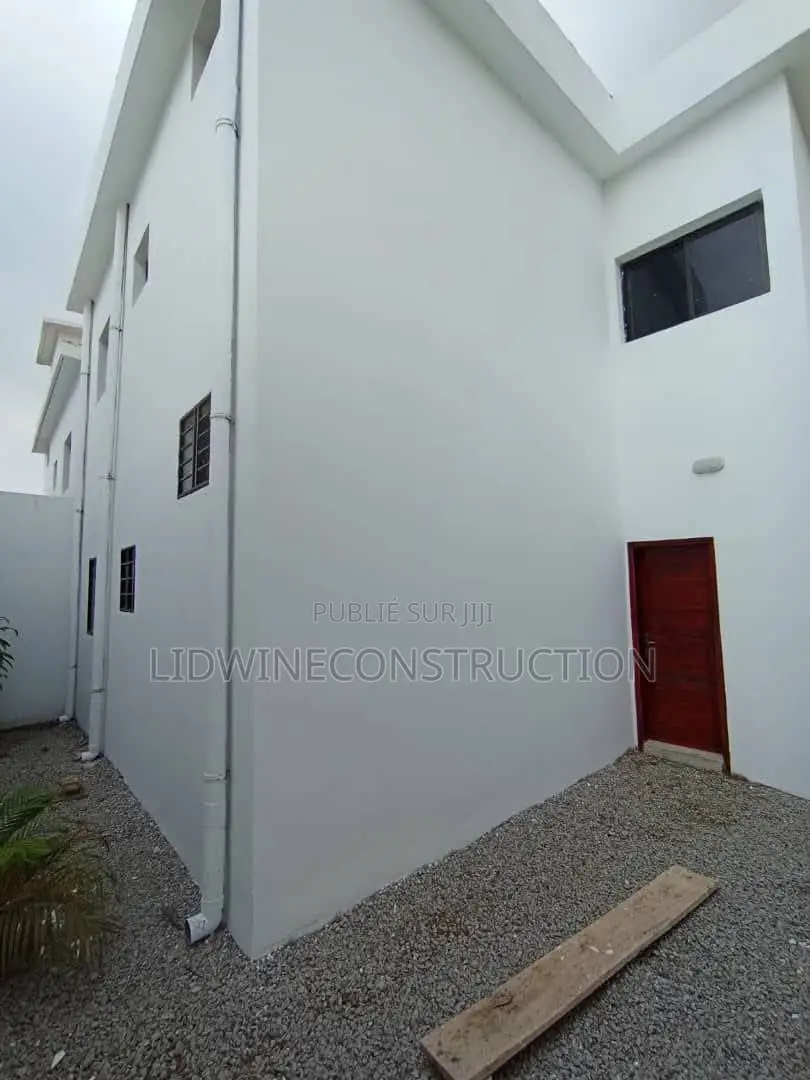 4chbre Duplex dans Cocody à Vendre
