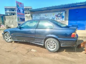 BMW 320i Sedan RWD 1992 Bleu
