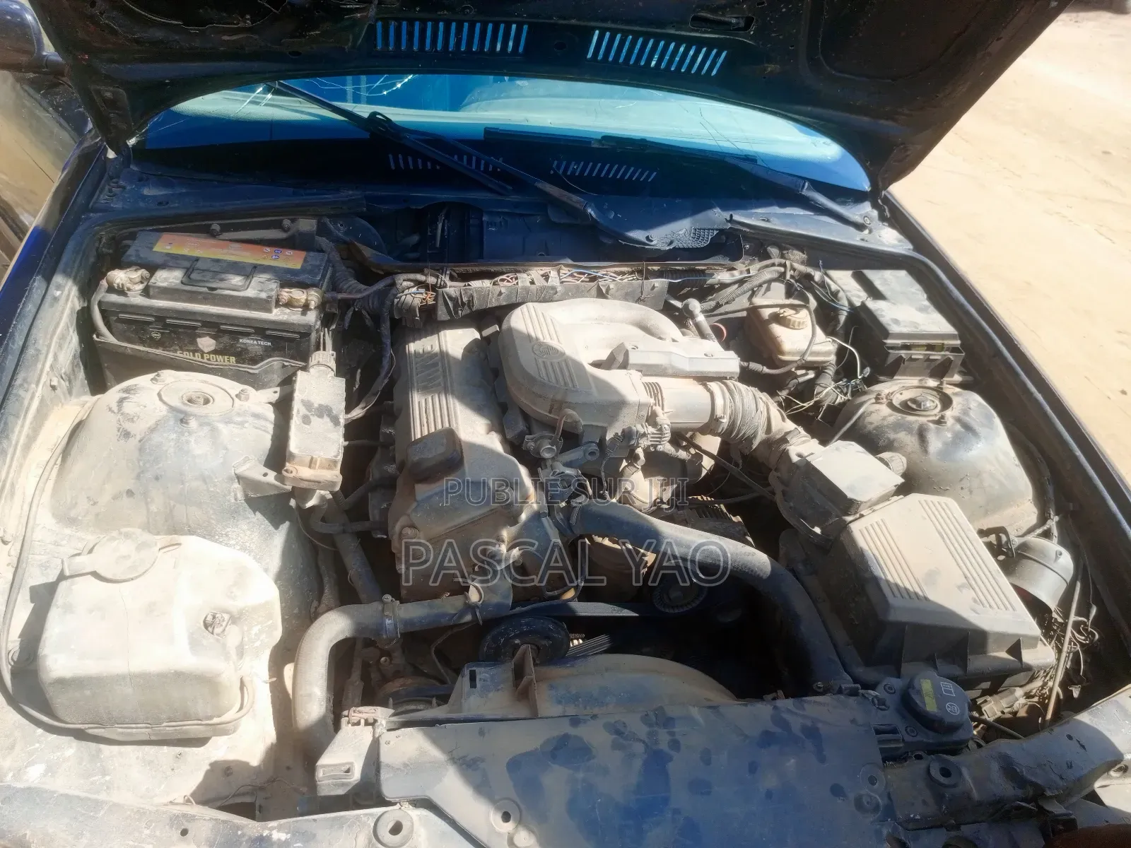 BMW 320i Sedan RWD 1992 Bleu