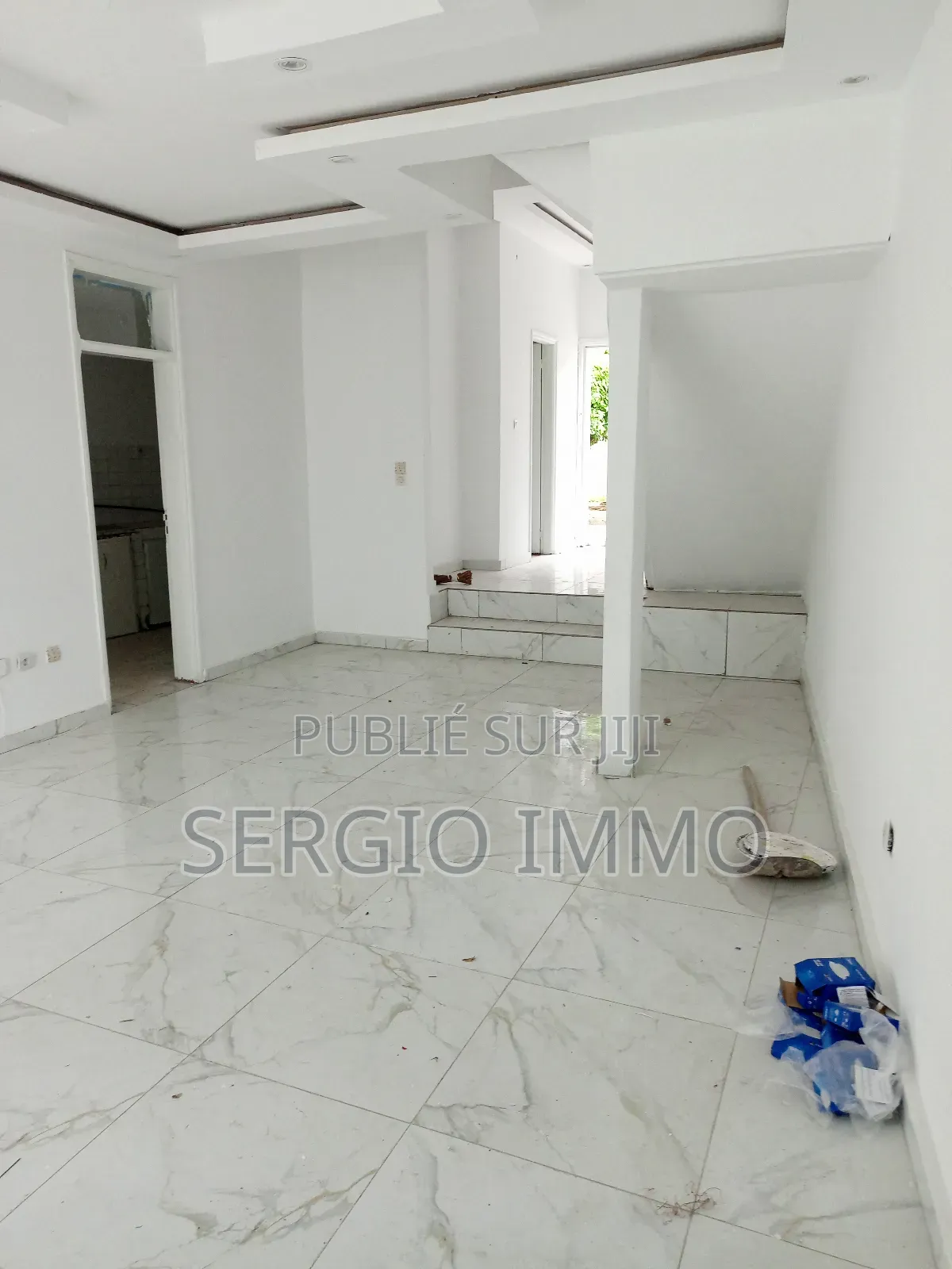 3chbre Duplex dans Sergio, Cocody à Louer