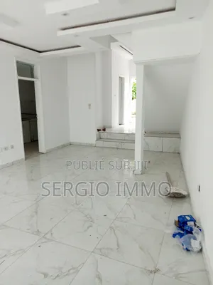3chbre Duplex dans Sergio, Cocody à Louer