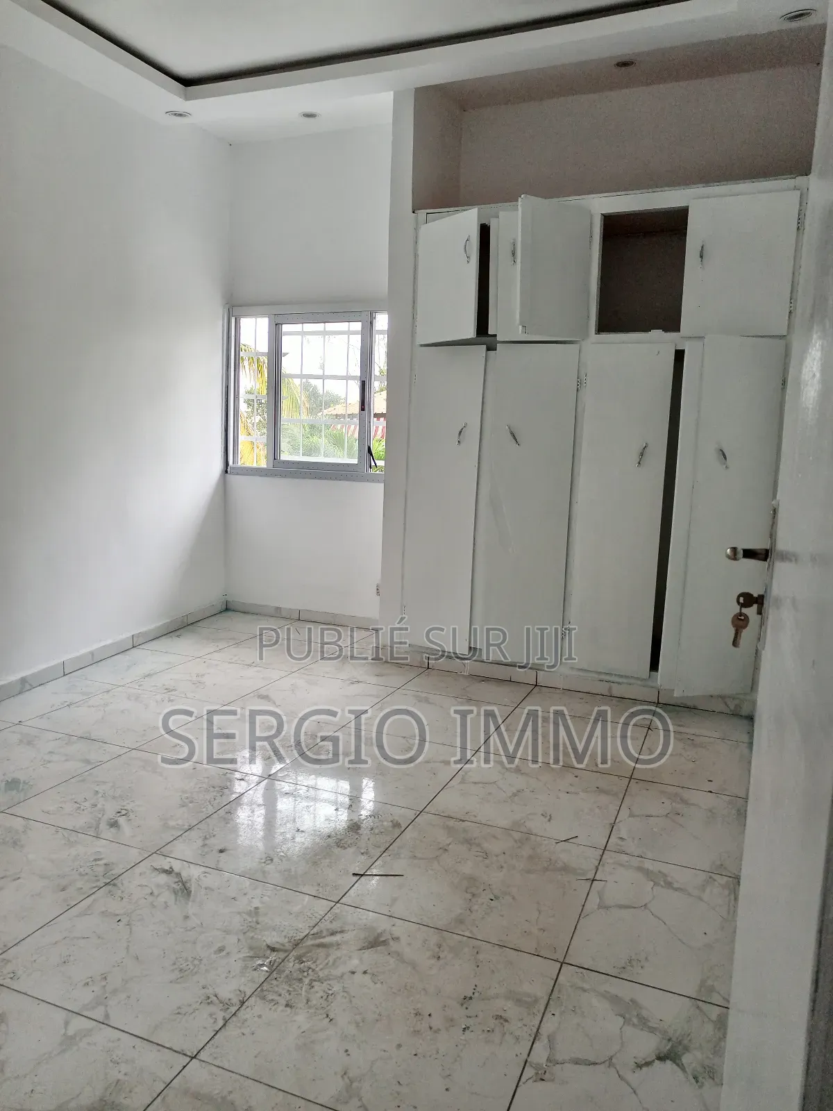 3chbre Duplex dans Sergio, Cocody à Louer