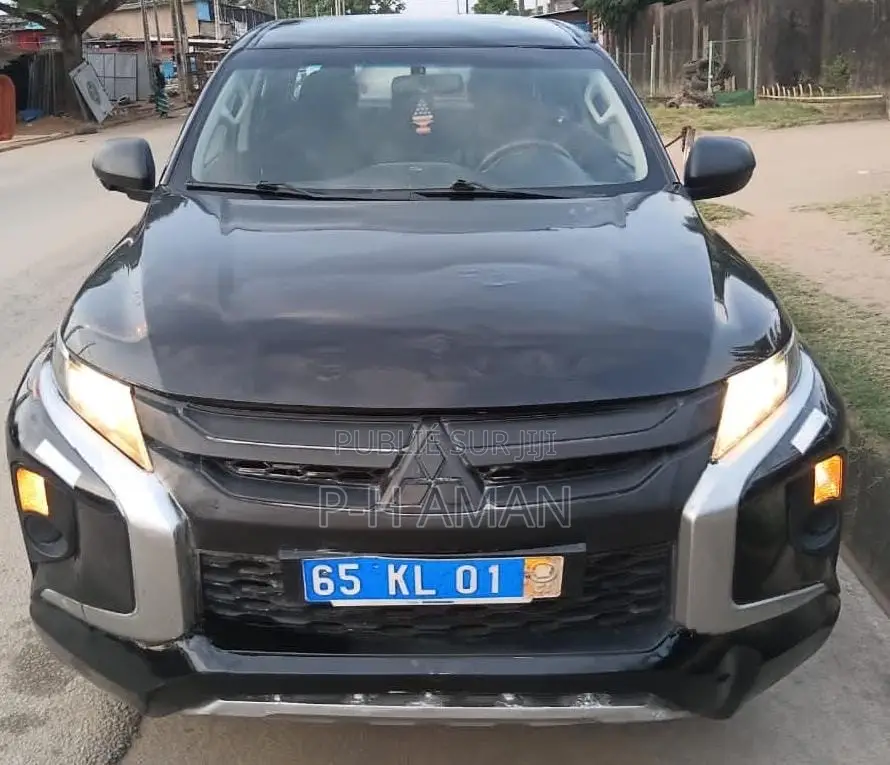 Mitsubishi L200 2021 Noir