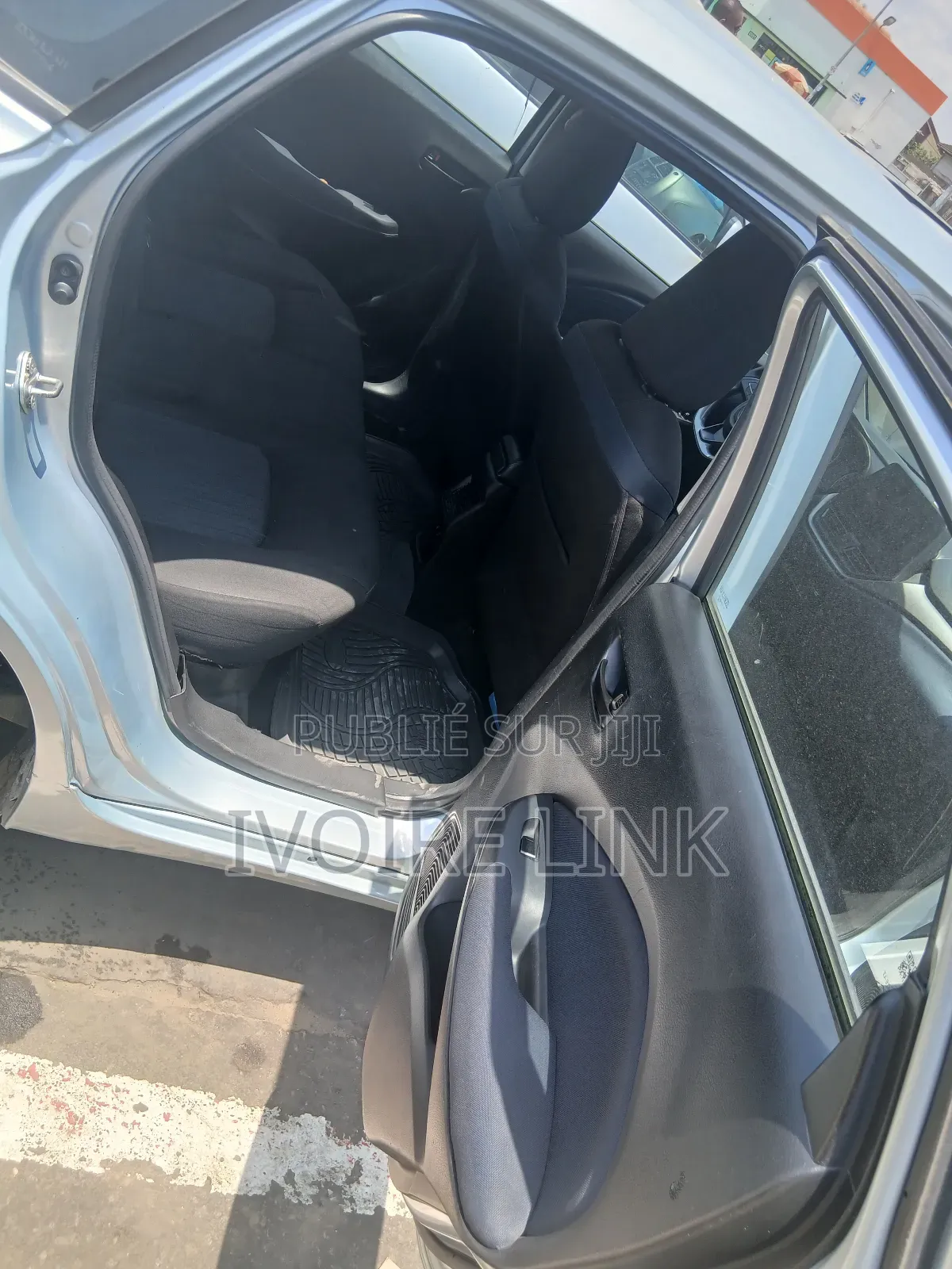 Toyota Starlet 2023 Gris