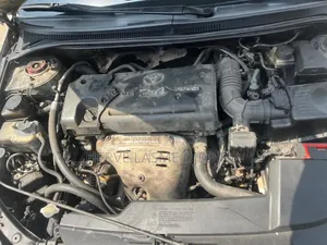 Toyota Avensis 2005 Gris