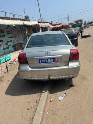 Toyota Avensis 2005 Gris