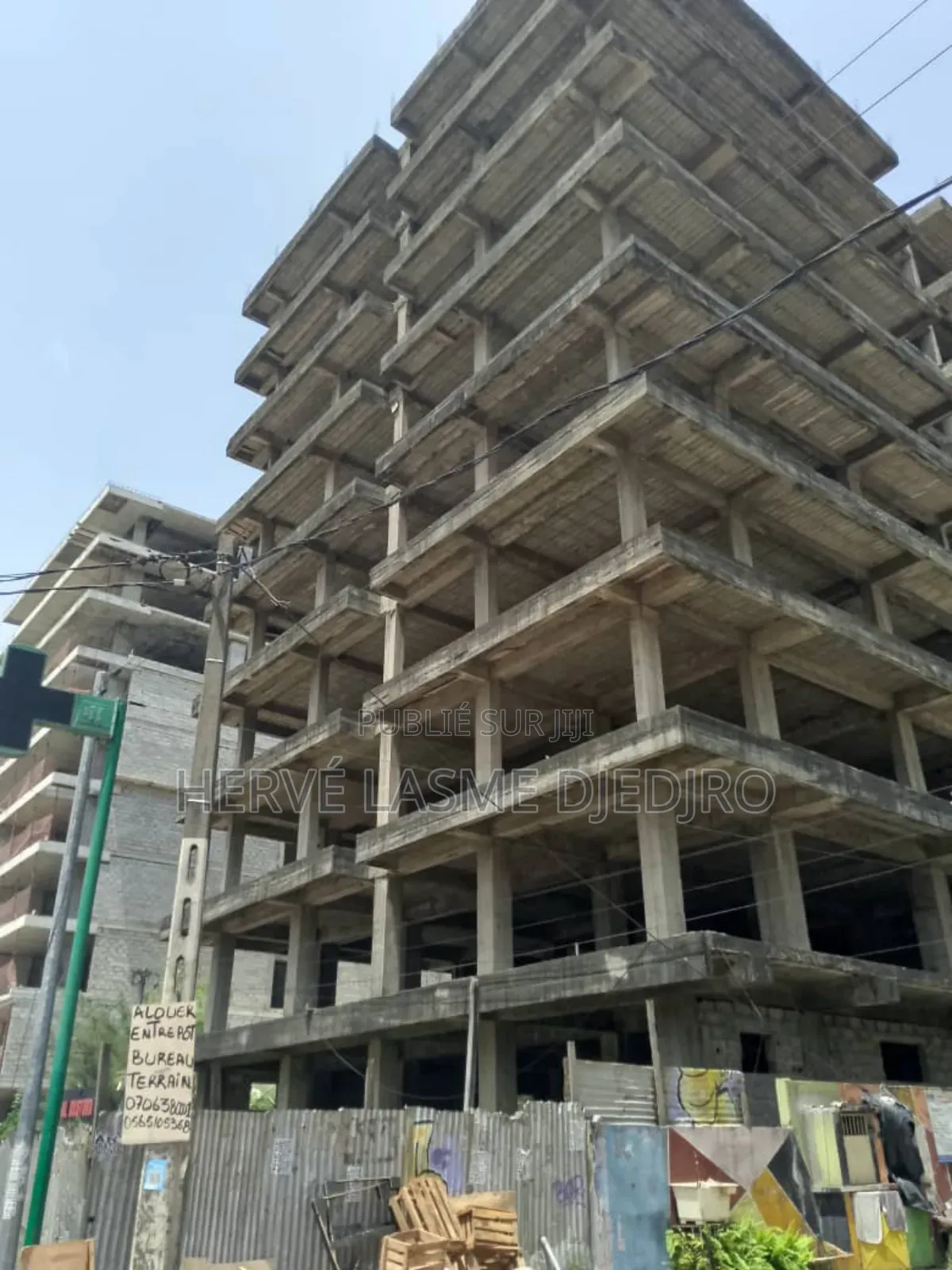 Immeuble en Finition a Cédé Avec Acx