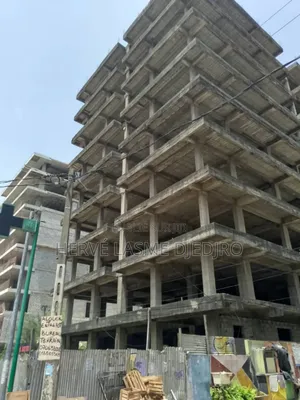 Immeuble en Finition a Cédé Avec Acx