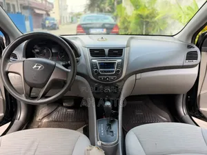 Hyundai Accent SE Sedan 2016 Noir