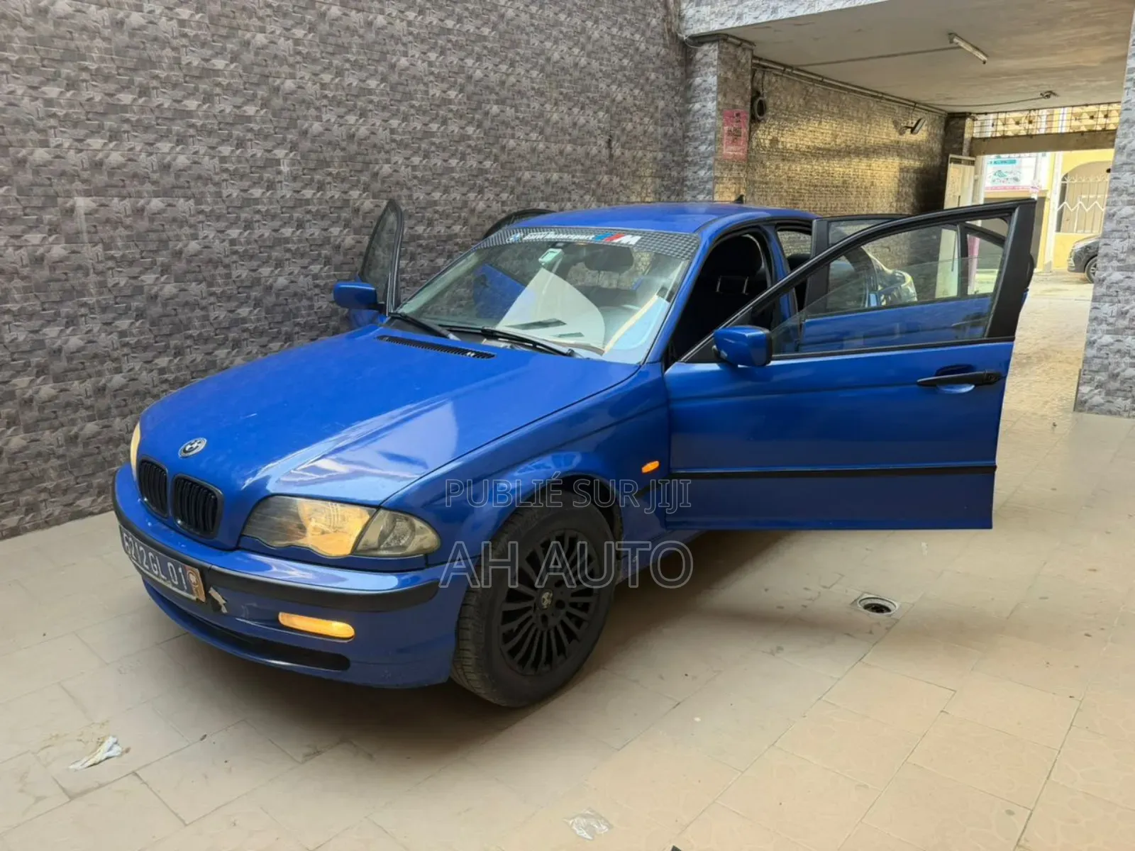 BMW 318i 2000 Bleu