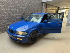 BMW 318i 2000 Bleu