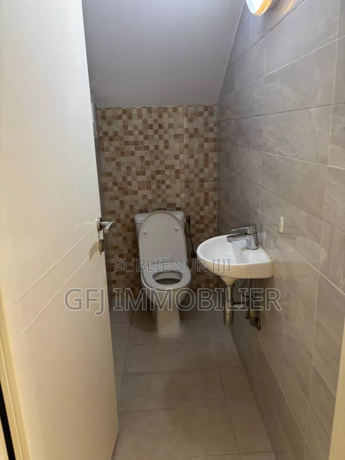 4chbre Duplex dans Francis Gweh, Cocody à Vendre