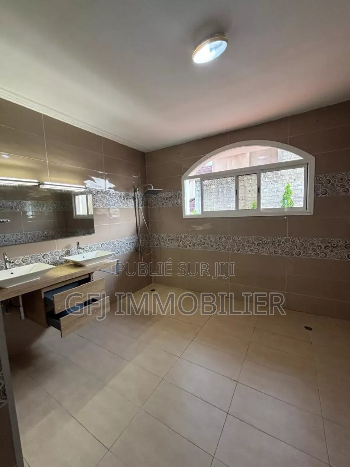 4chbre Duplex dans Francis Gweh, Cocody à Vendre