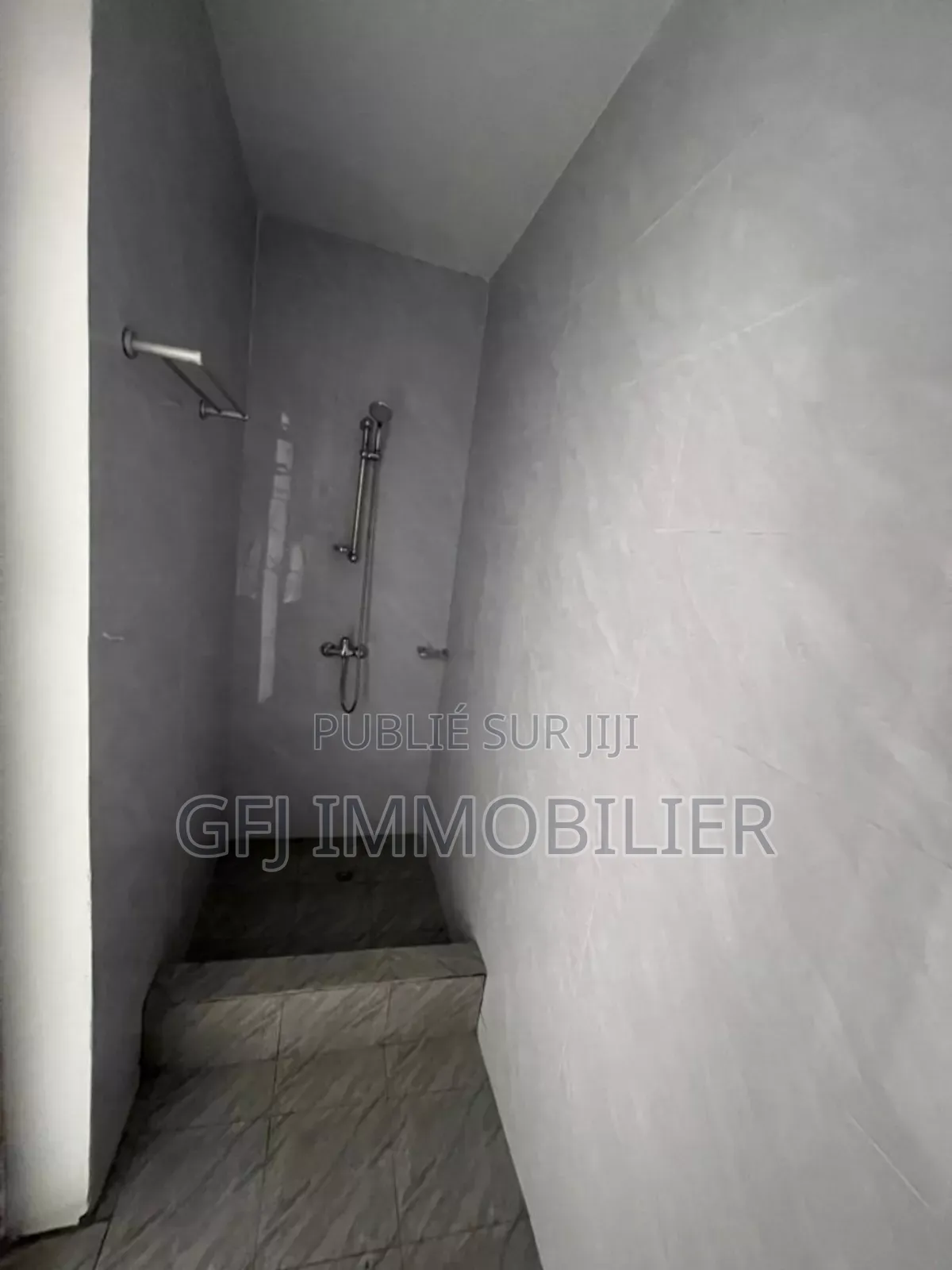 2chbre Appartement dans Francis Gweh, Cocody à Vendre