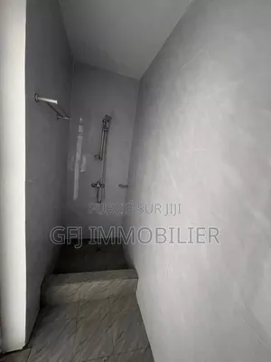 2chbre Appartement dans Francis Gweh, Cocody à Vendre