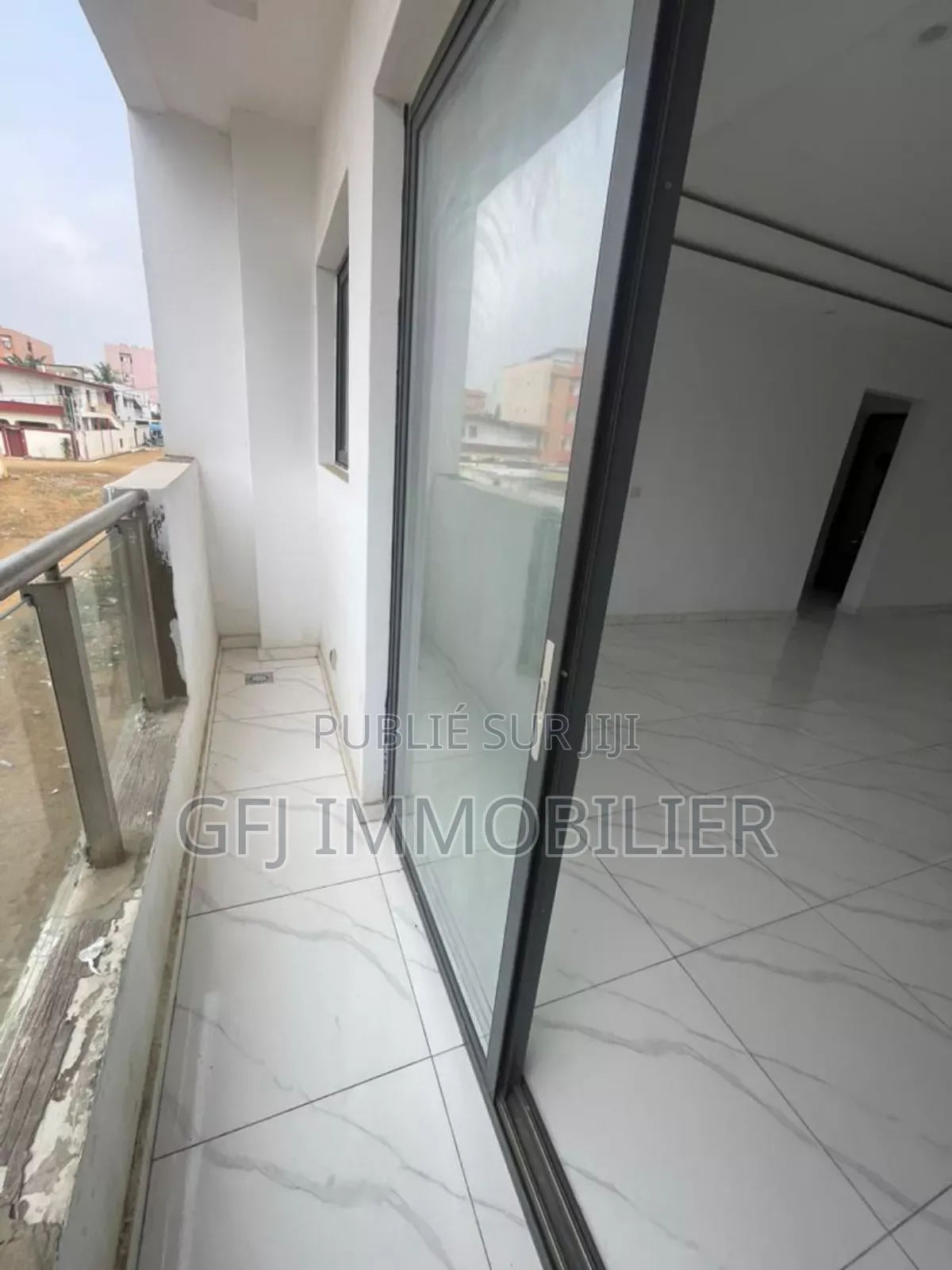 2chbre Appartement dans Francis Gweh, Cocody à Vendre