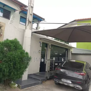 5chbre Duplex dans Francis Gweh, Cocody à Vendre