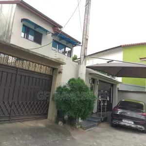 5chbre Duplex dans Francis Gweh, Cocody à Vendre