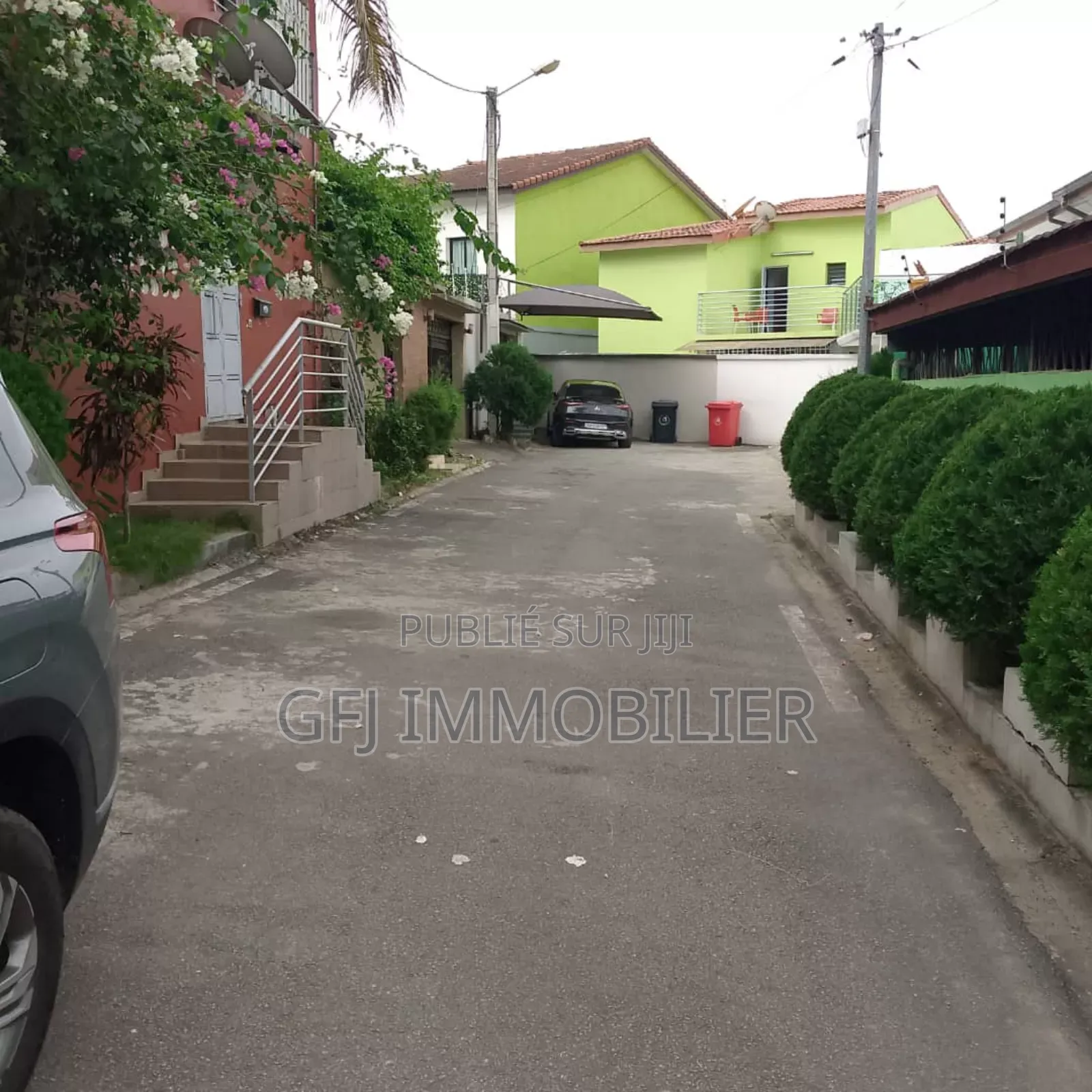 5chbre Duplex dans Francis Gweh, Cocody à Vendre