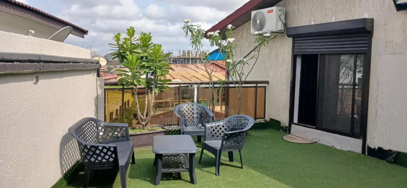 5chbre Duplex dans Francis Gweh, Cocody à Vendre